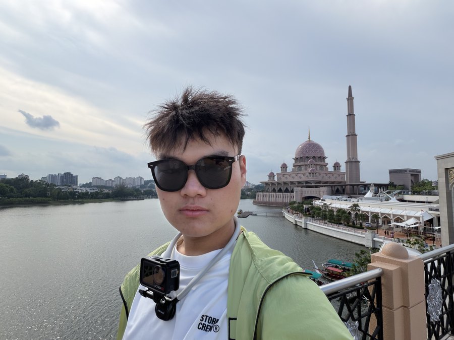 布城湖边清真寺自拍